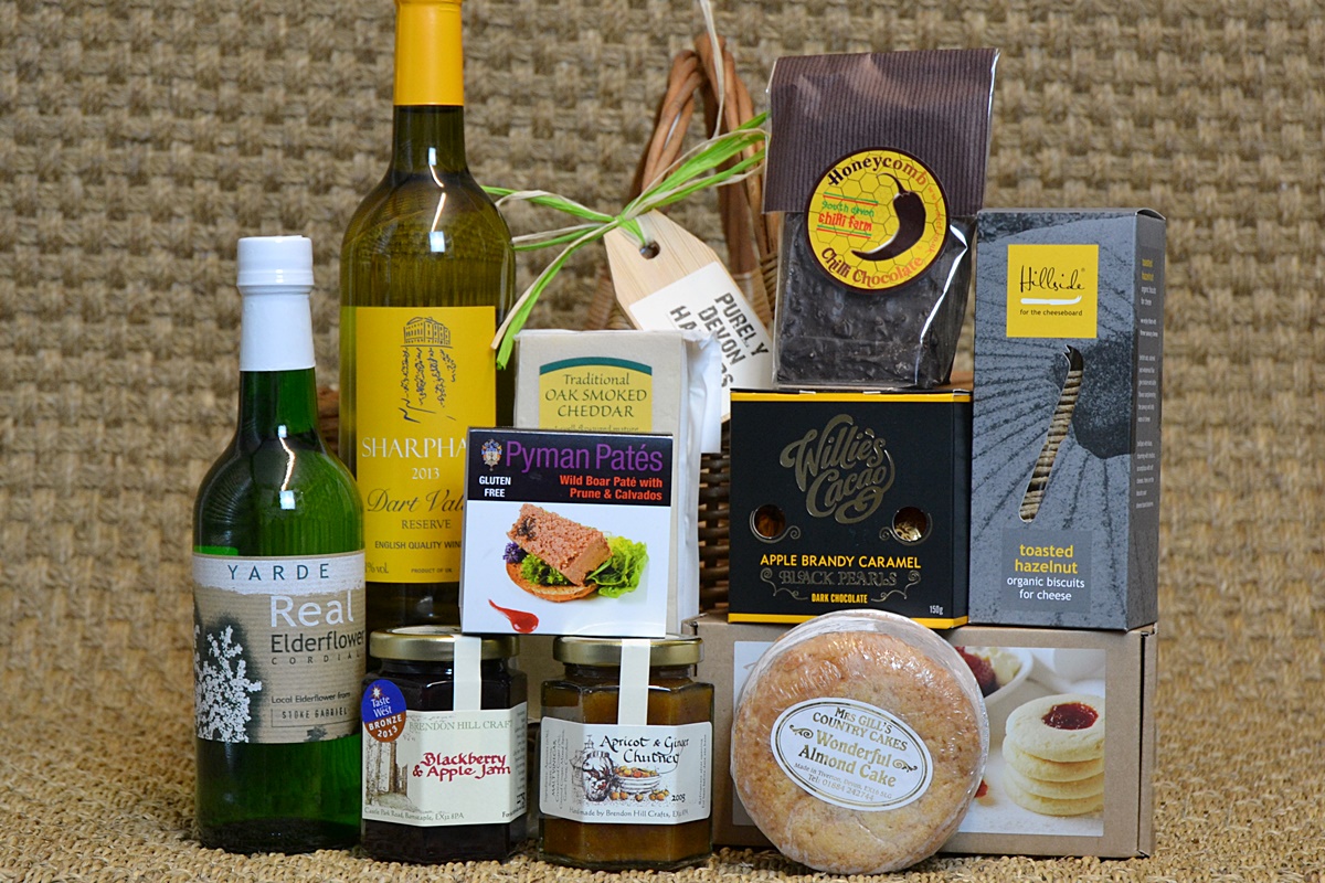 countryside-hamper